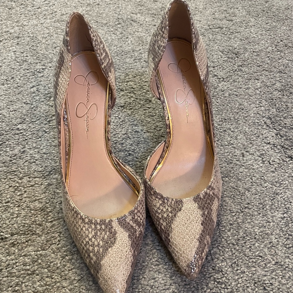 Jessica Simpson prizma pumps